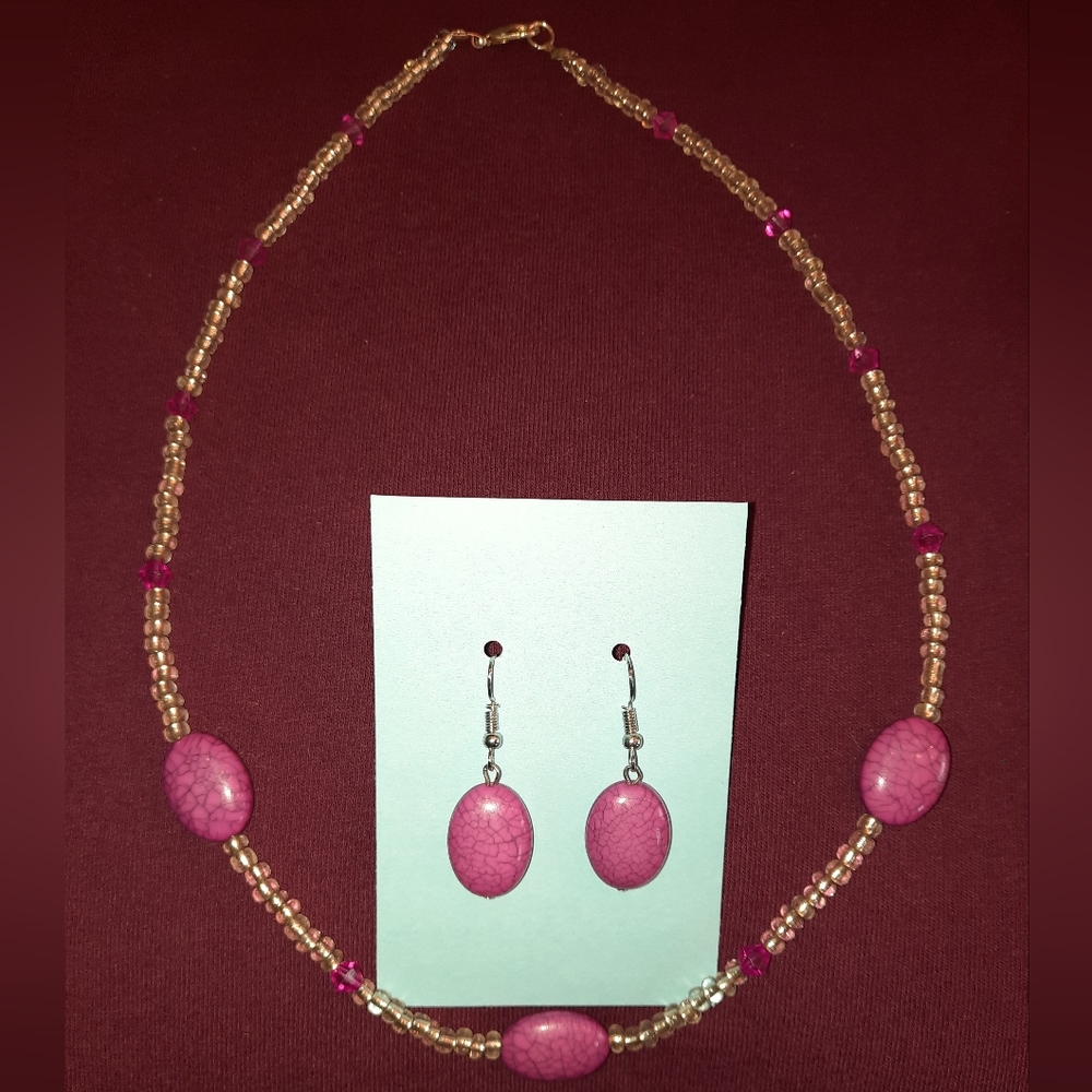 $ Source Unknown Pink and White Necklace